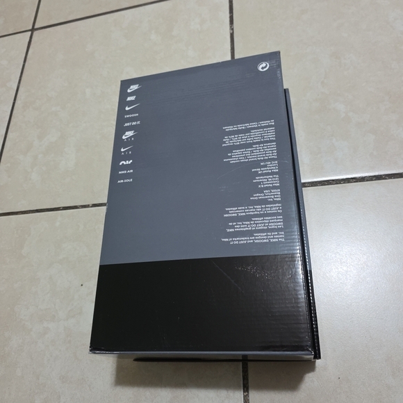 Empty Shoe Box - Picture 5 of 7